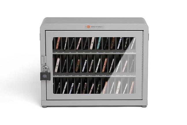 Bretford-CUBE-Phocus-Platinum-Front-with-Phones