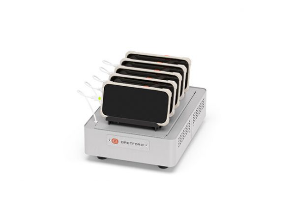 bretford-PureCharge-pro-tray-5-platinum-right-with-iphone-cases